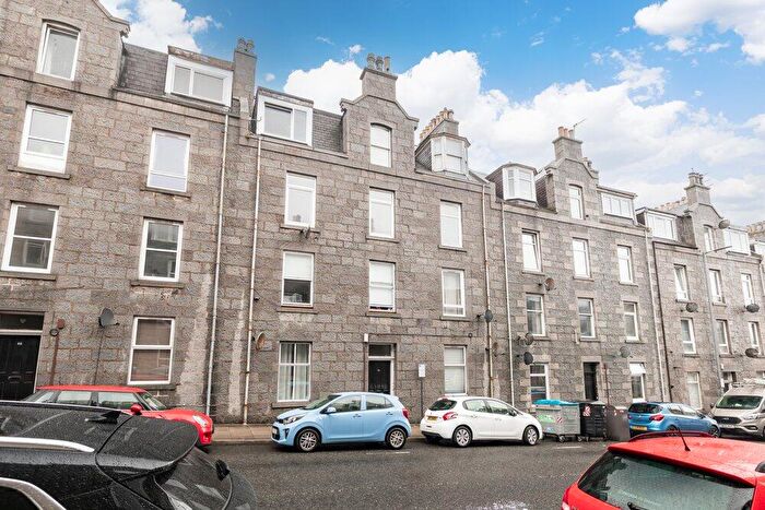 1 Bedroom Flat To Rent In Esslemont Avenue, Aberdeen, AB25