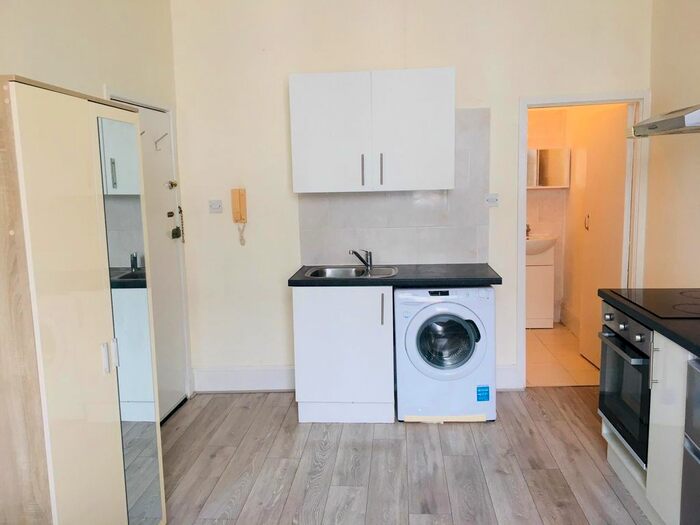 Studio To Rent In Devonshire Terrace, Paddington, W2