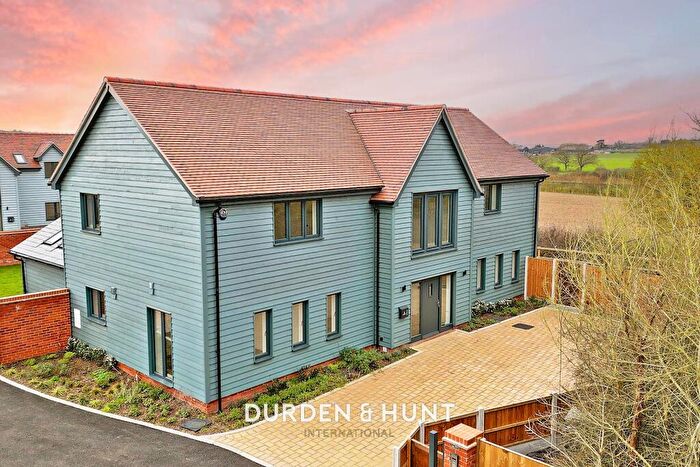 4 Bedroom Detached House For Sale In Meadow View, Stapleford Tawney, RM4