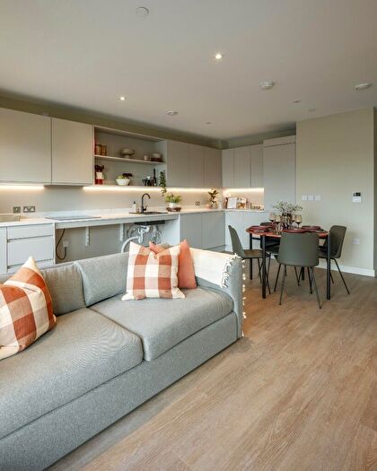 1 Bedroom Apartment To Rent In Apartment, Hove Gardens, BN3
