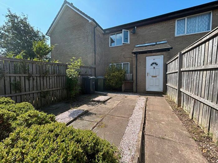 1 Bedroom Maisonette For Sale In Acaster Drive, Low Moor, Bradford, BD12