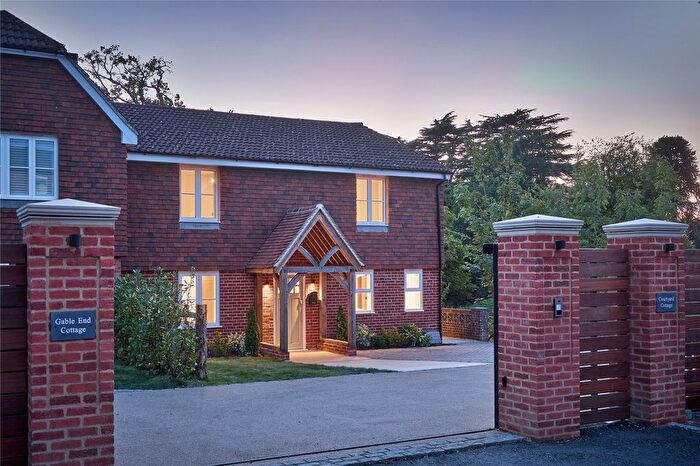 4 Bedroom Semi-Detached House For Sale In High Street, Sevenoaks, Kent, TN13
