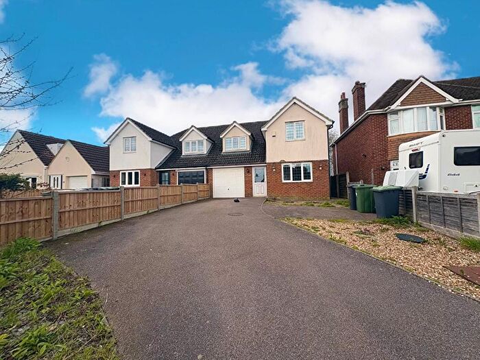 4 Bedroom Semi Detached House For Sale In Bedford Road, Houghton Conquest, MK45
