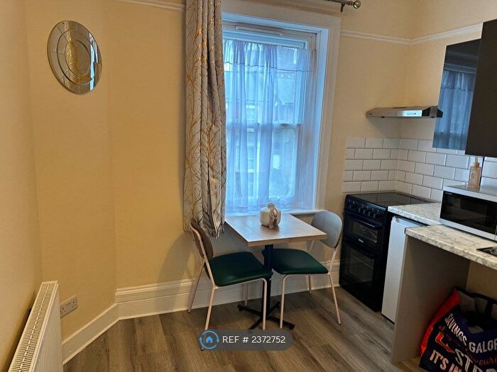 Studio To Rent In Hornsey Park Road, London, N8