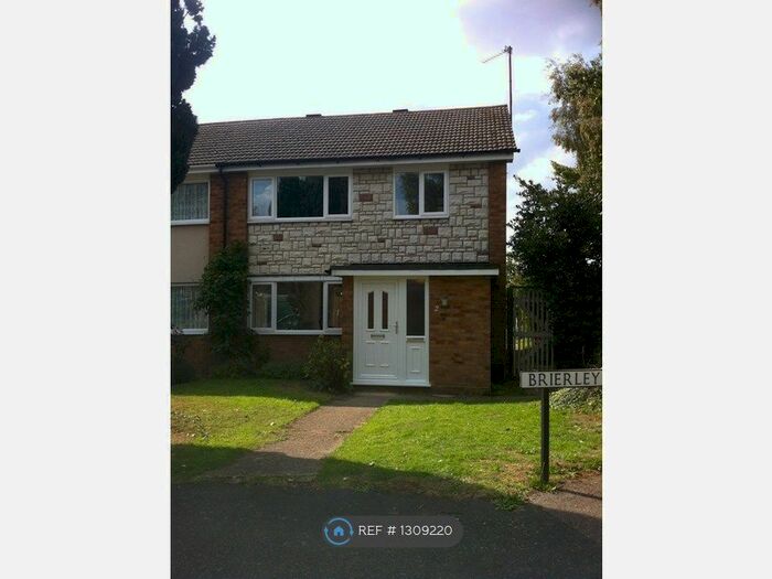 3 Bedroom Semi-Detached House To Rent In Brierley Walk, Cambridge, CB4