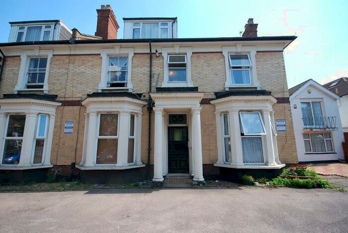3 Bedroom Flat To Rent In Ealing Road, Wembley, Middlesex, HA0