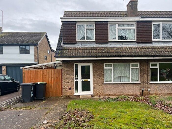 3 Bedroom Semi-Detached House For Sale In Springfield Avenue, Thrapston, Kettering, NN14