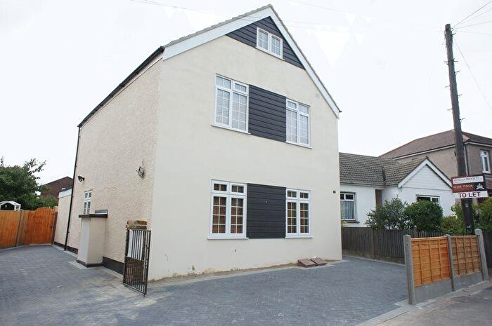 2 Bedroom Apartment To Rent In Rayleigh Road, Thundersley., SS7