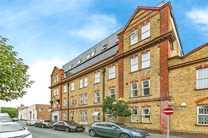 Studio To Rent In Warple Way, Acton, London, W3