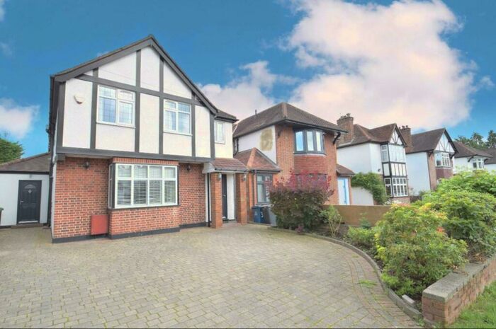4 Bedroom Detached House To Rent In Moss Lane, Pinner, HA5