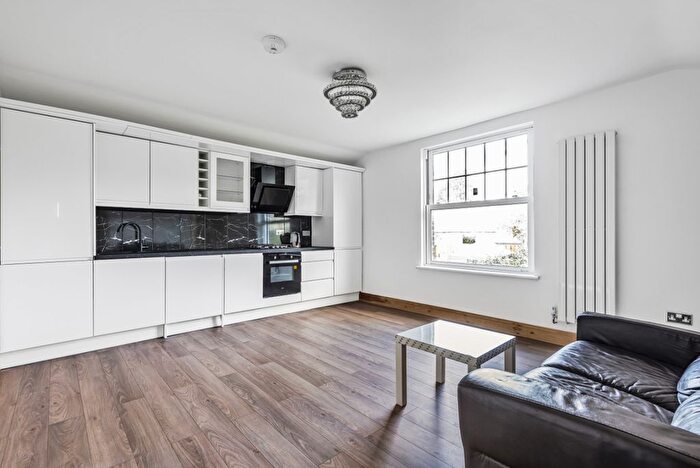 1 Bedroom Flat To Rent In Woodville Road, Ealing, London, W5