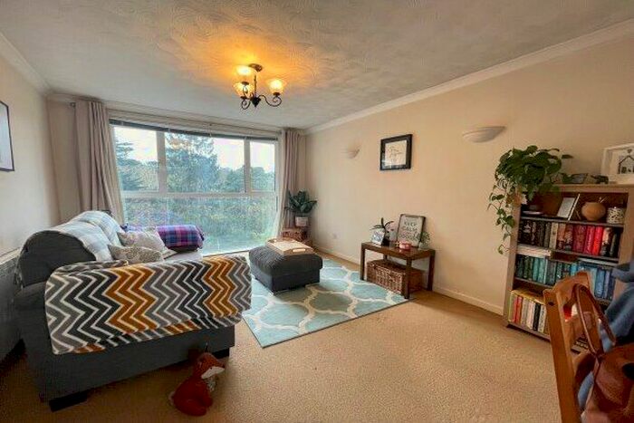 1 Bedroom Flat To Rent In Russell Mount, Bournemouth, BH4