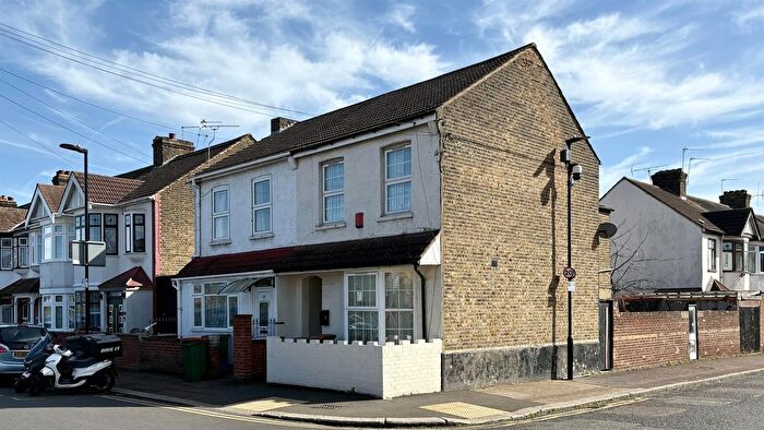 3 Bedroom Property To Rent In Market Street, Eastham, London, E6