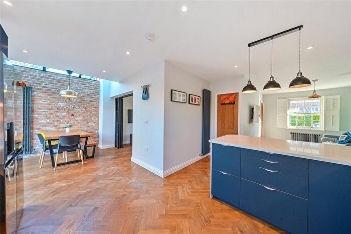 4 Bedroom Detached House For Sale In Hampden Road, London, N10