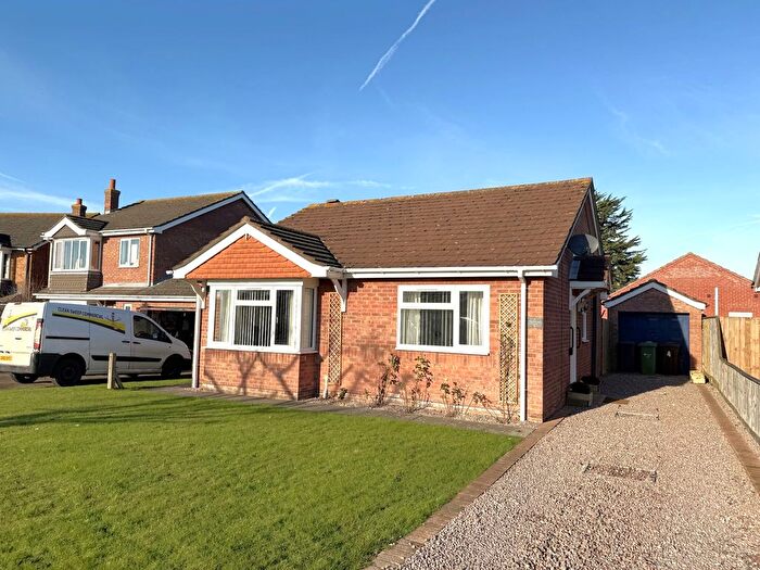 2 Bedroom Detached Bungalow For Sale In Blackthorn Close, Lincoln, LN2
