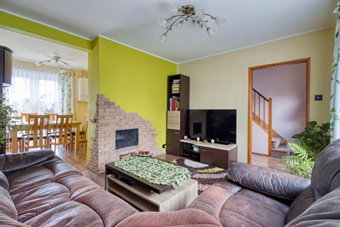 3 Bedroom Terraced House For Sale In Walcot, Swindon, SN3
