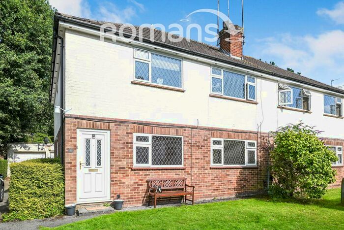 2 Bedroom Maisonette To Rent In Lyon Road, Crowthorne, RG45