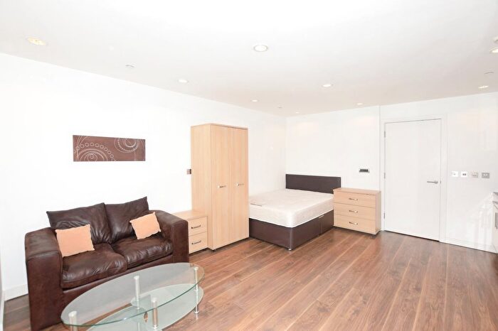 1 Bedroom Flat To Rent In Number One Pink, Salford Quays, Salford, M50