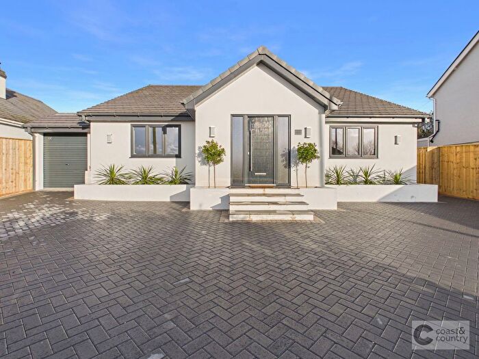 4 Bedroom Bungalow For Sale In Exeter Road, Kingsteignton, TQ12