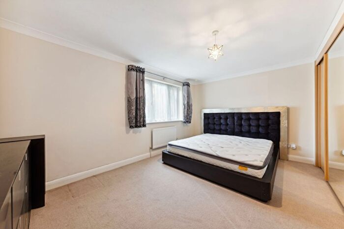 1 Bedroom Flat For Sale In All Saints Avenue, Maidenhead, SL6