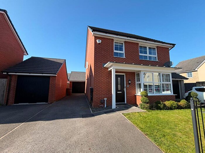 4 Bedroom Detached House For Sale In Great Field Road, Hyde, SK14