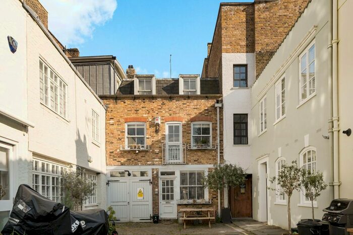 3 Bedroom Mews To Rent In Archery Close, London, W2