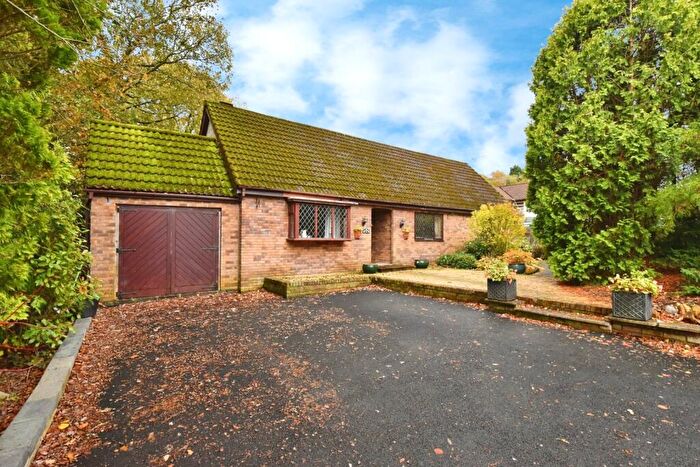 4 Bedroom Bungalow For Sale In Grenig Road, Glanamman, Ammanford, Carmarthenshire, SA18