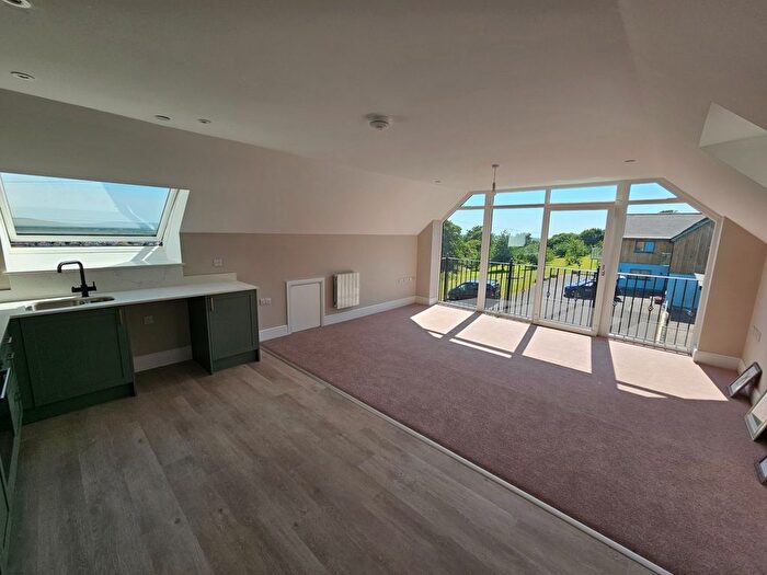 2 Bedroom Flat To Rent In Ailsa Craig Apartments, Flat, Kidwelly, SA17
