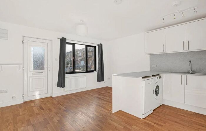 1 Bedroom Flat To Rent In Veronica Gardens, Streatham, SW16