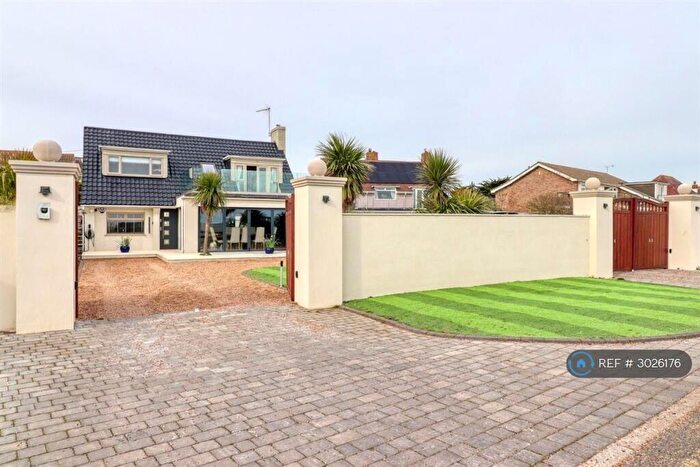4 Bedroom Detached House To Rent In The Esplanade, Holland-On-Sea, Clacton-On-Sea, CO15