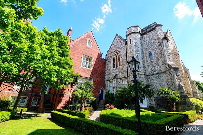 2 Bedroom Apartment To Rent In The Galleries, Warley, CM14