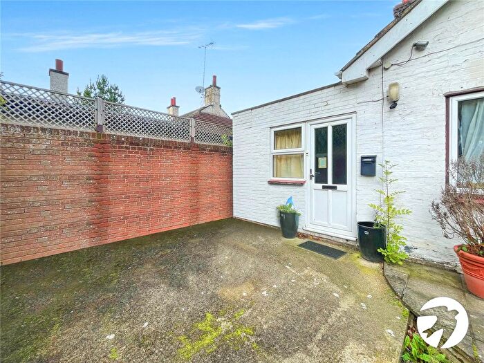 1 Bedroom Property To Rent In Gravesend Road, Higham, Rochester, Kent, ME3