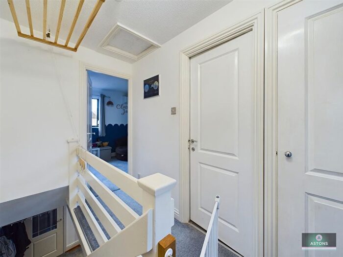 2 Bedroom Terraced House For Sale In Guinevere Road, Ifield, Crawley, RH11