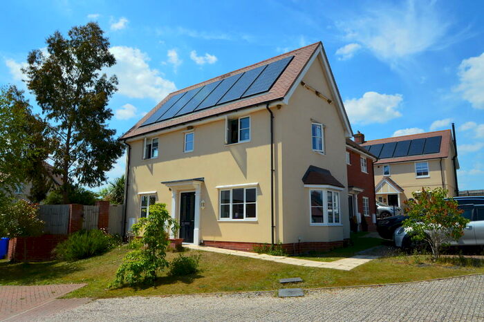 3 Bedroom Link Detached House For Sale In Clare, Sudbury, Suffolk, CO10