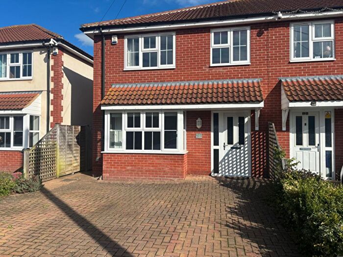 4 Bedroom Semi-Detached House To Rent In The Green, Clacton On Sea, CO16