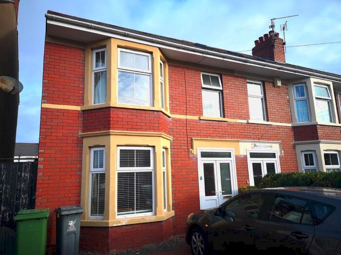 3 Bedroom Semi-Detached House To Rent In Toftingall Avenue, Birchgrove, Cardiff CF14