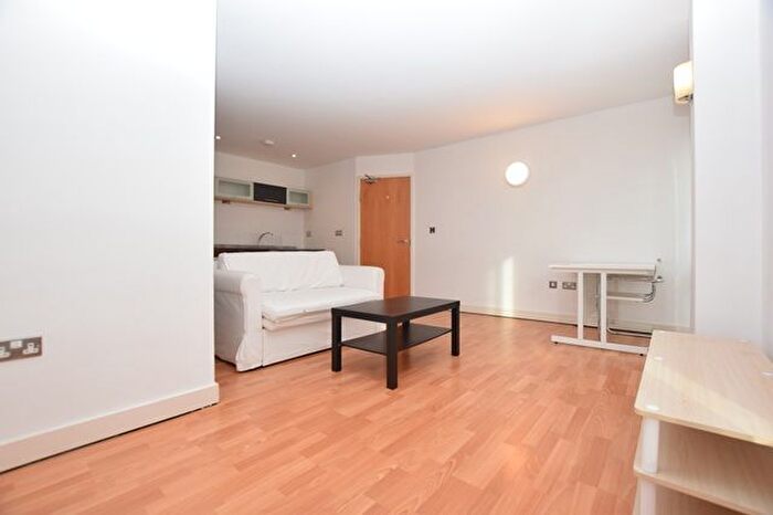 1 Bedroom Flat To Rent In West One Panorama, Sheffield, S1