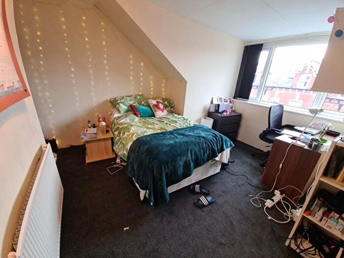 3 Bedroom House To Rent In Hessle Mount, Leeds, LS6
