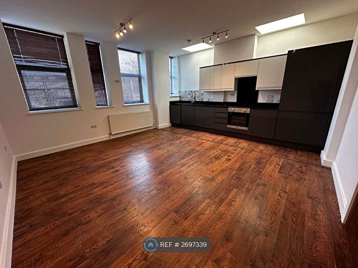 2 Bedroom Flat To Rent In Bronze House, London, SE26