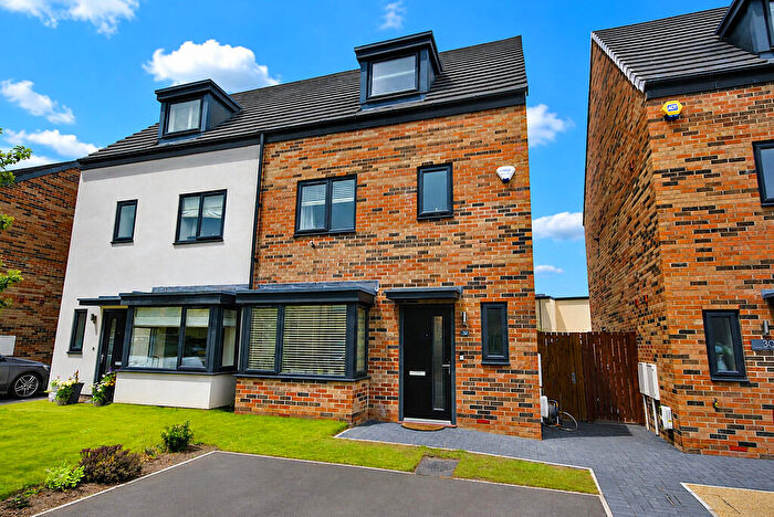4 Bedroom Semi-Detached House For Sale In Chester Drive, Doncaster, DN4
