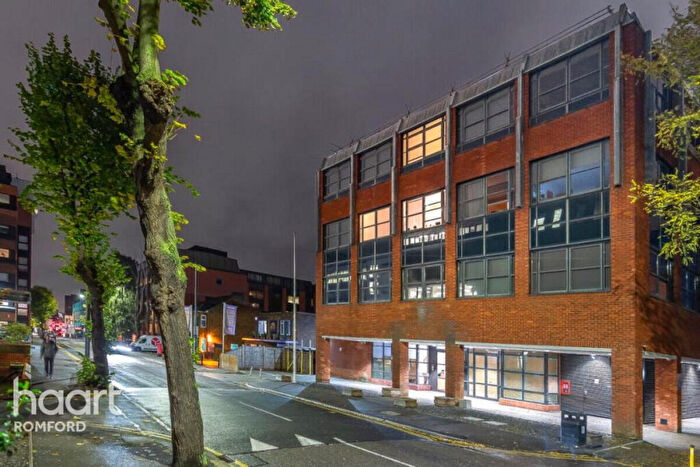 1 Bedroom Apartment To Rent In Eastern Road, Romford, RM1