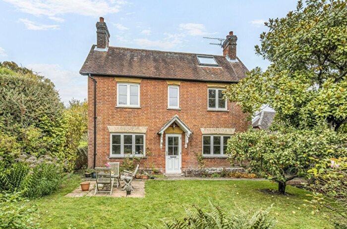 2 Bedroom Cottage For Sale In Finchdean, Waterlooville, PO8