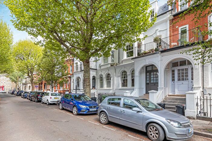 2 Bedroom Flat To Rent In Crookham Road, London, SW6