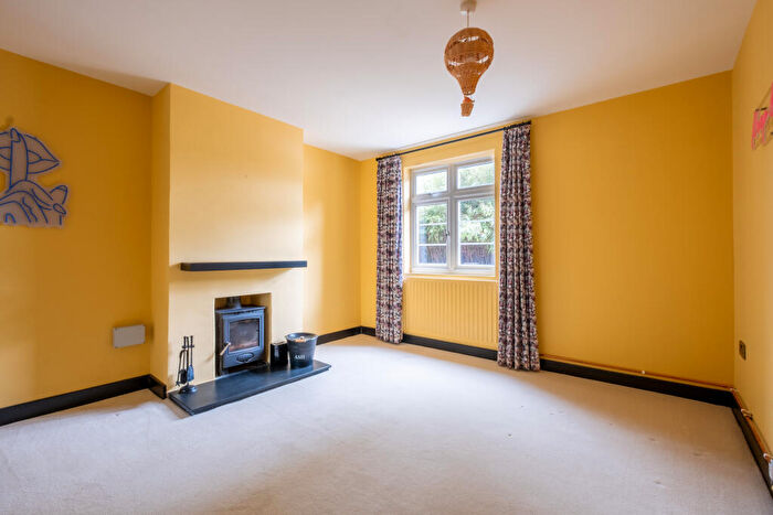 4 Bedroom Detached House For Sale In Furzebrook Road, Wareham, BH20 - Photo 10