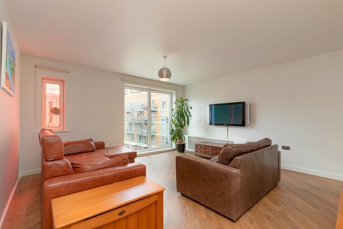 2 Bedroom Flat To Rent In Chambers Street, London, SE16