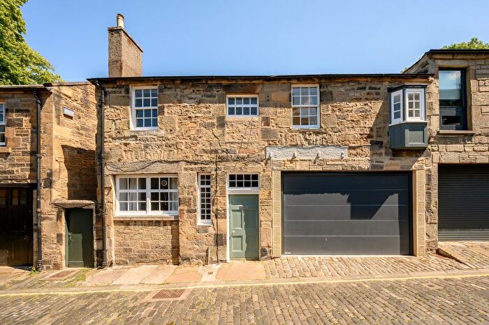 4 Bedroom Mews For Sale In Gloucester Lane, New Town, Edinburgh, EH3