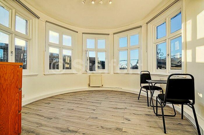 2 Bedroom Apartment To Rent In Dartmouth Park Hill, London, NW5