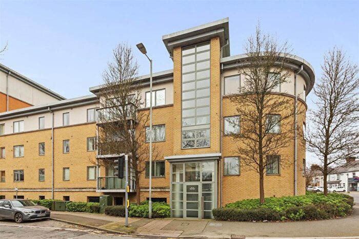 1 Bedroom Flat For Sale In Retail Park, High Wycombe, HP11