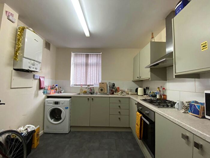 4 Bedroom Terraced House To Rent In Moseley Road, Fallowfield, M14