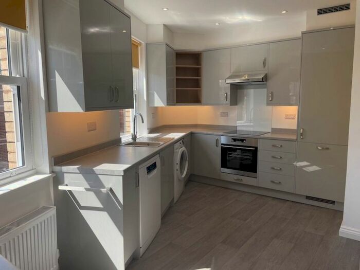 2 Bedroom Flat To Rent In May Street, Exeter, EX4